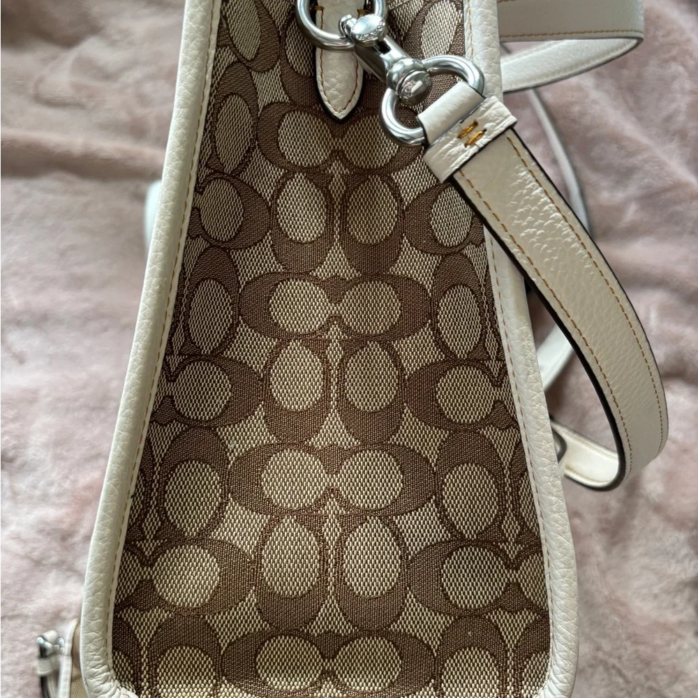 Coach Dempsey Carryall in Signature Jacquard with Rainbow Strip & Patch Pride - Picture 12 of 14